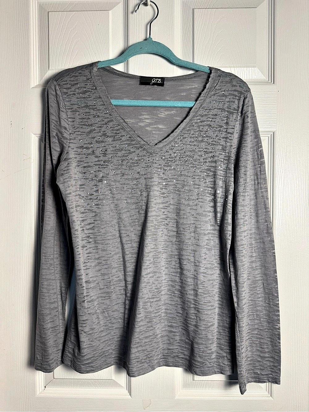 J.T.B. Women's Gray Long Sleeve V-Neck Top